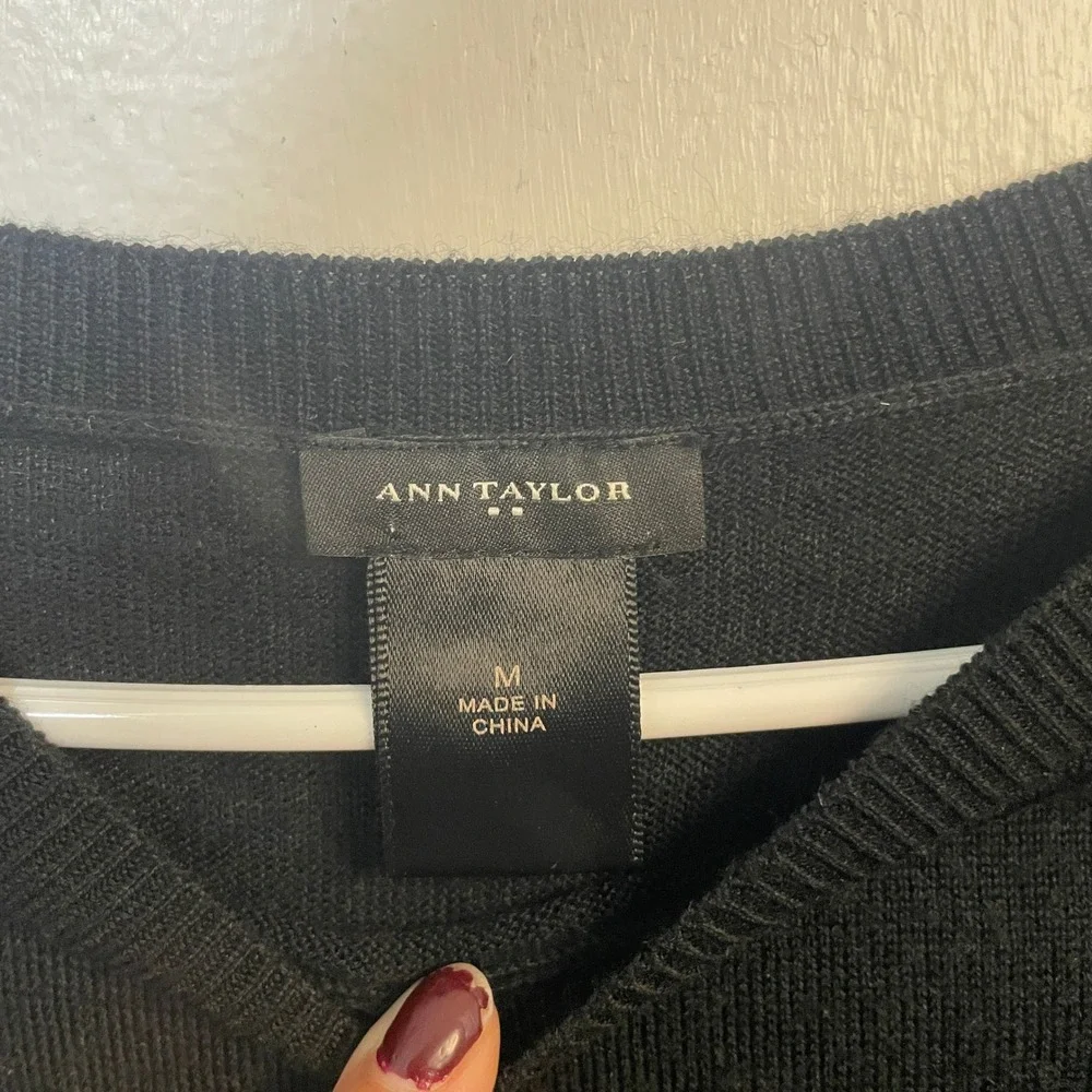 Ann Taylor‎ Colorblock Knit Top Short Sleeve Women's M Black Grey